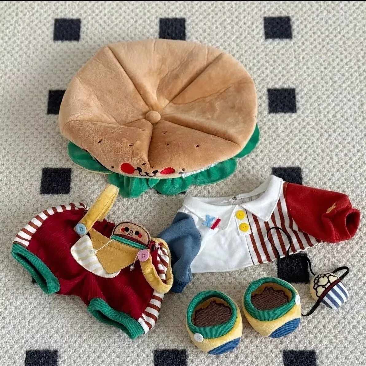 Muñeco de peluche de 40 cm de  - Baby Food Restaurant reseña y precio