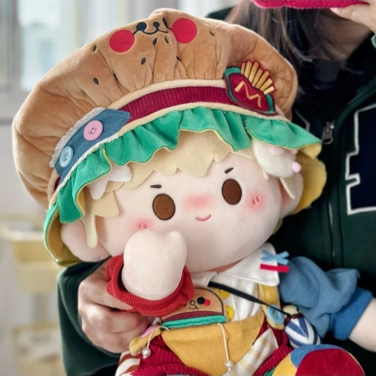 Muñeco de peluche de 40 cm de  - Baby Food Restaurant reseña y precio